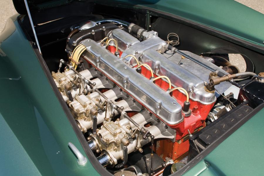 Моторный отсек Aston Martin DB3 S (Open Headlights) 1953 года  (фото 52 из 71)